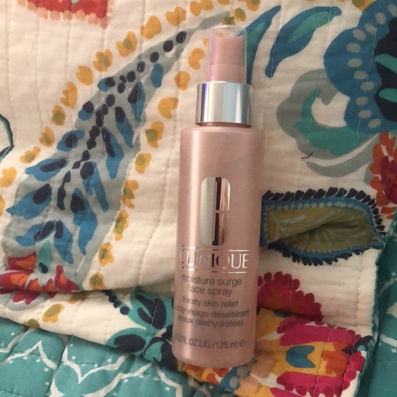 Clinique Moisture Surge Face Spray Thirsty Skin Relief, 4.2 fl. oz. NEW - Picture 2 of 5